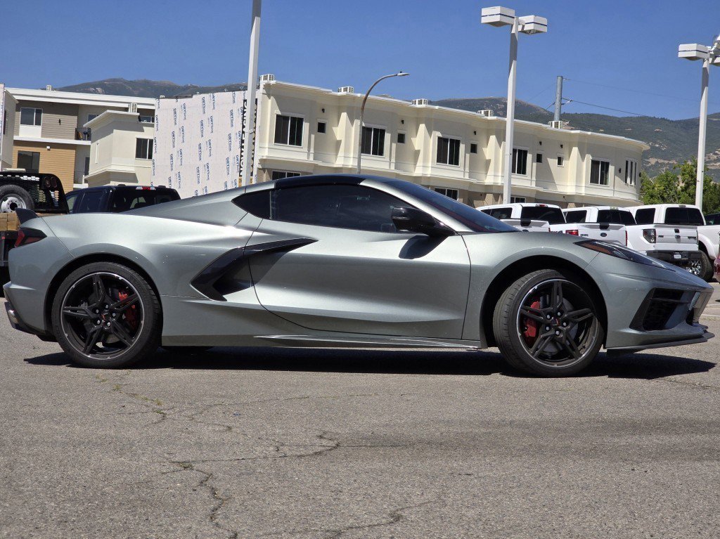 Used 2024 Chevrolet Corvette Stingray Premium Cpe w/ Z51 Performance Package RWD image 23
