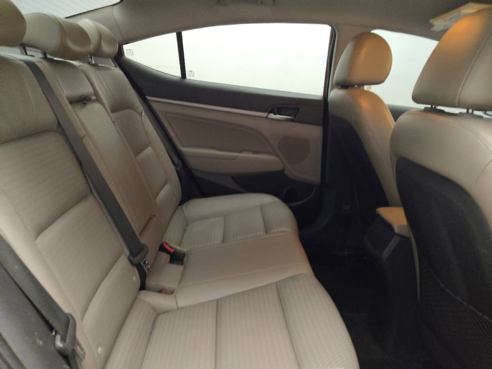 Used 2017 Hyundai Elantra Limited image 19
