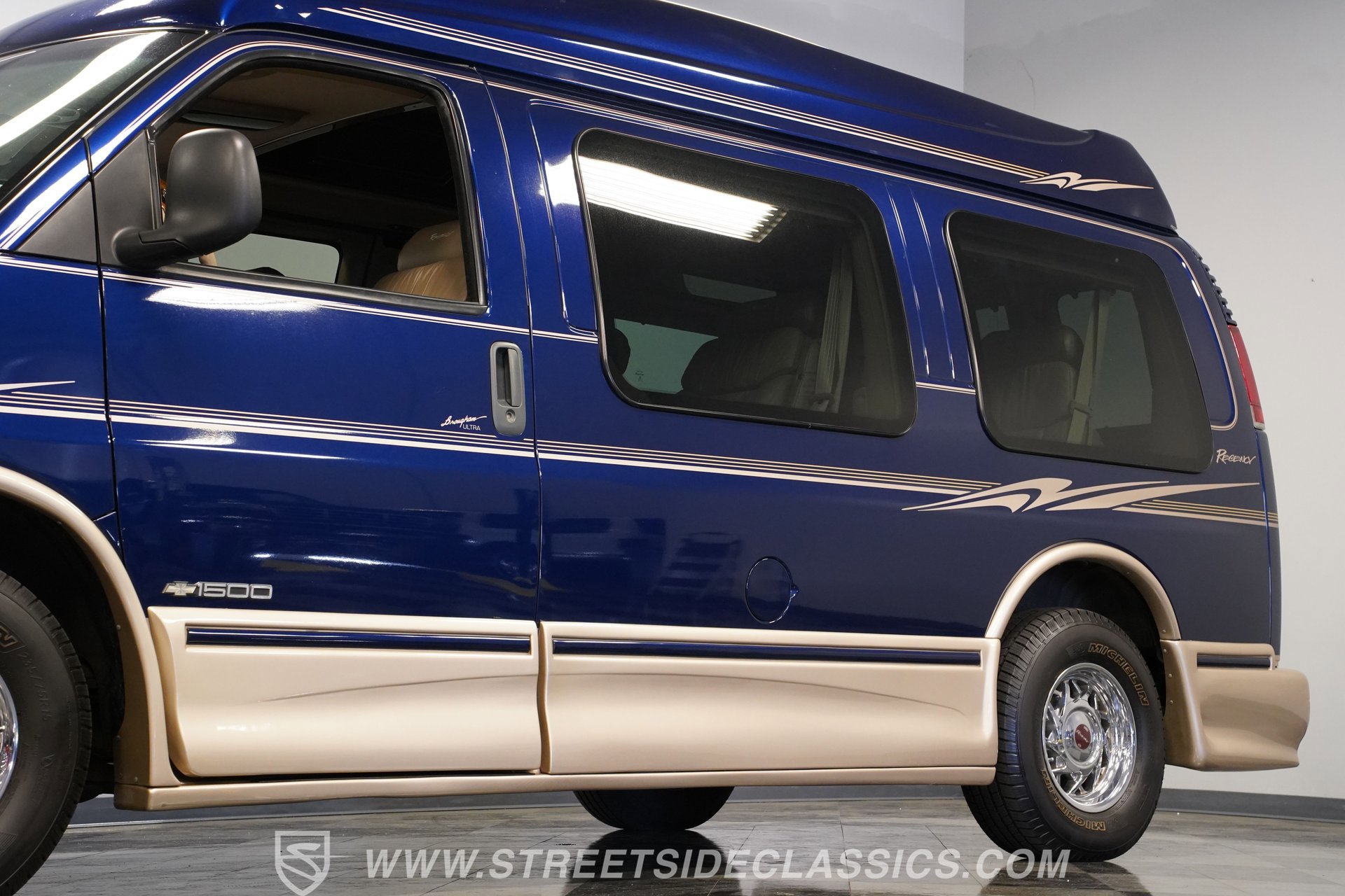 Used 2001 Chevrolet Express 1500 w/ Preferred Equipment Group 3 image 23