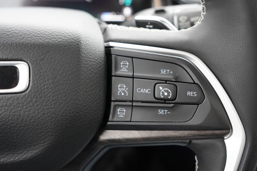 Used 2022 Jeep Grand Cherokee Limited 4xe image 34