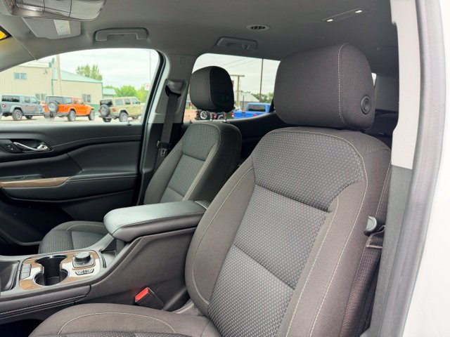 Used 2023 GMC Acadia SLE w/ LPO, Cargo Package AWD/4WD image 25