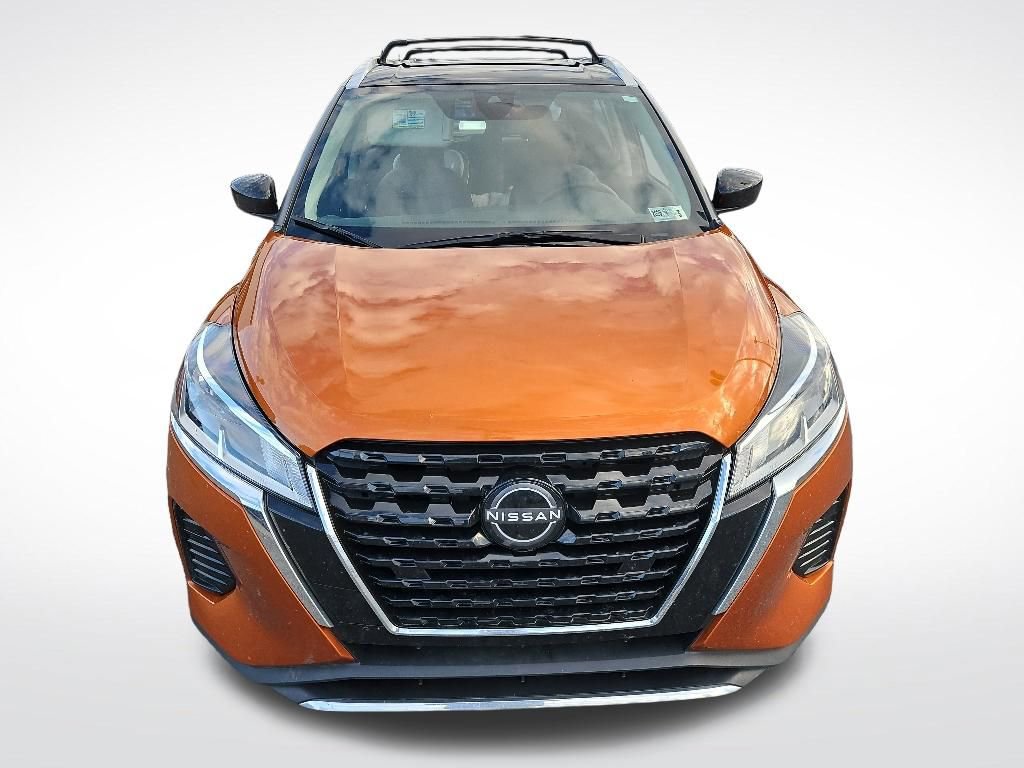 Used 2024 Nissan Kicks SV w/ Interior Electronics Package FWD image 2
