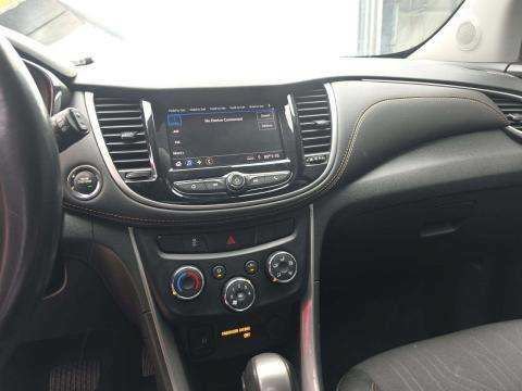 Used 2022 Chevrolet Trax LT w/ LT Convenience Package AWD/4WD image 35