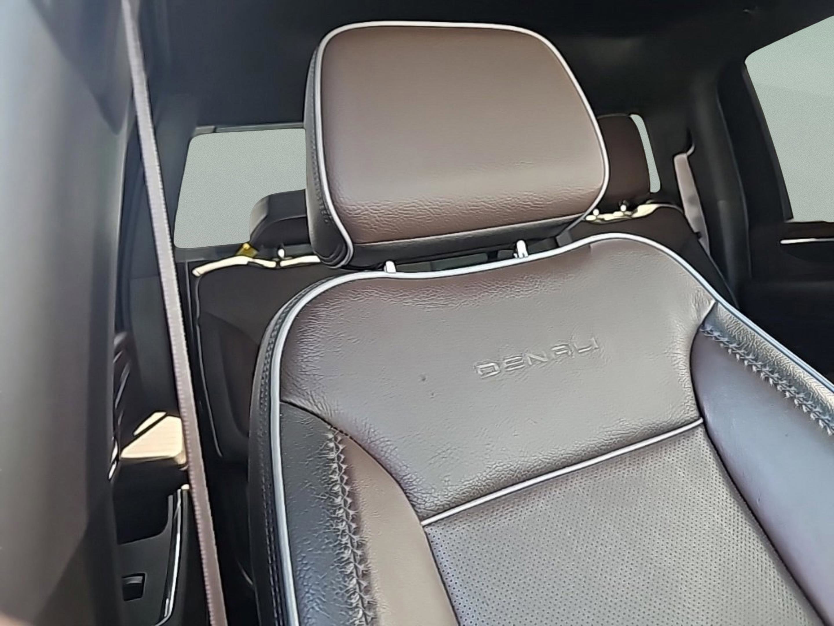 Used 2024 GMC Sierra 3500 Denali w/ Denali Reserve Package image 32