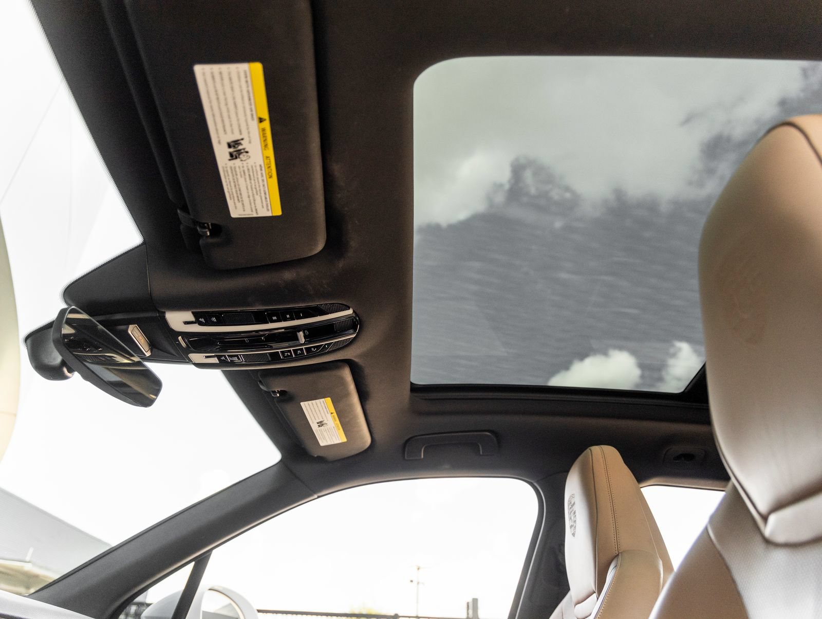 Certified 2023 Porsche Cayenne AWD/4WD image 25