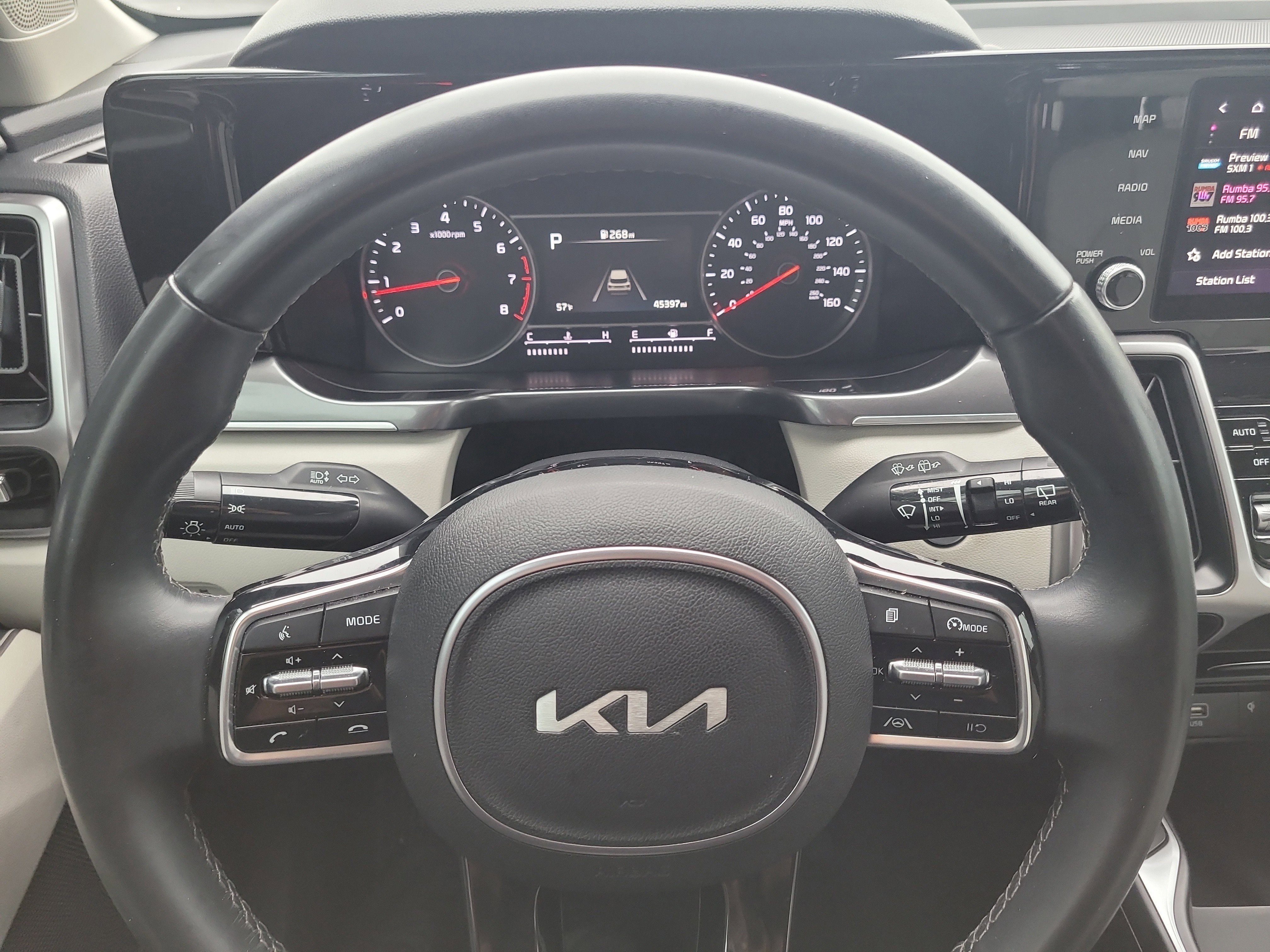 Used 2023 Kia Sorento S image 29