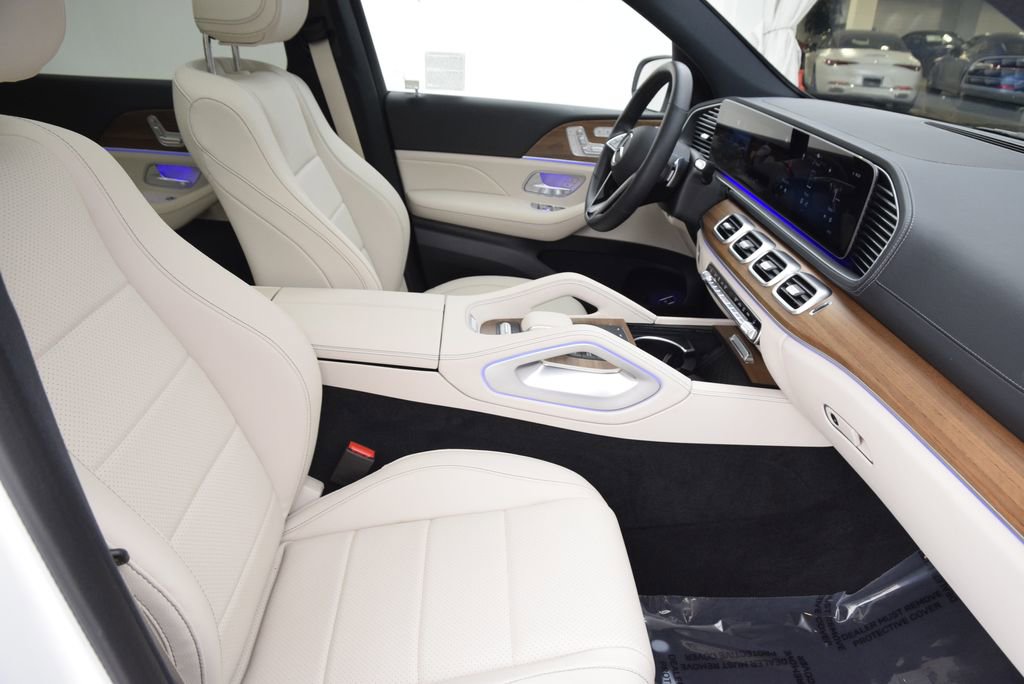 Used 2025 Mercedes-Benz GLS 450 4MATIC image 16