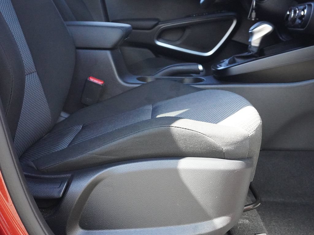 Used 2025 Kia Soul LX w/ LX Technology Package FWD image 26