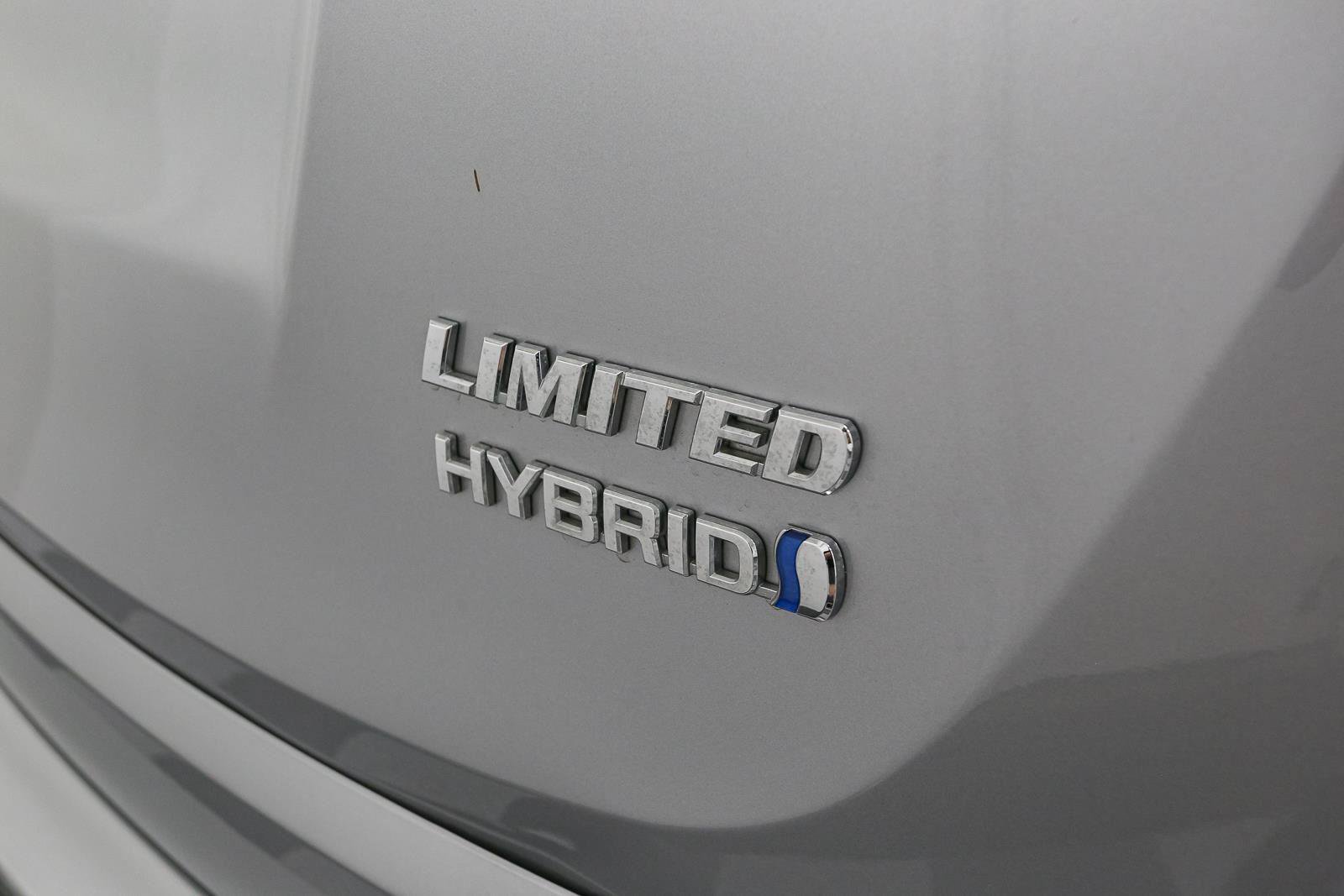 Used 2018 Toyota RAV4 Limited AWD/4WD image 12