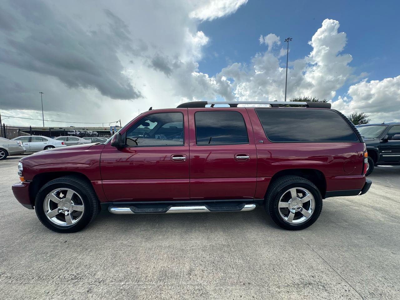 Used 2006 Chevrolet Suburban LTZ w/ Preferred Equipment Group AWD/4WD image 2