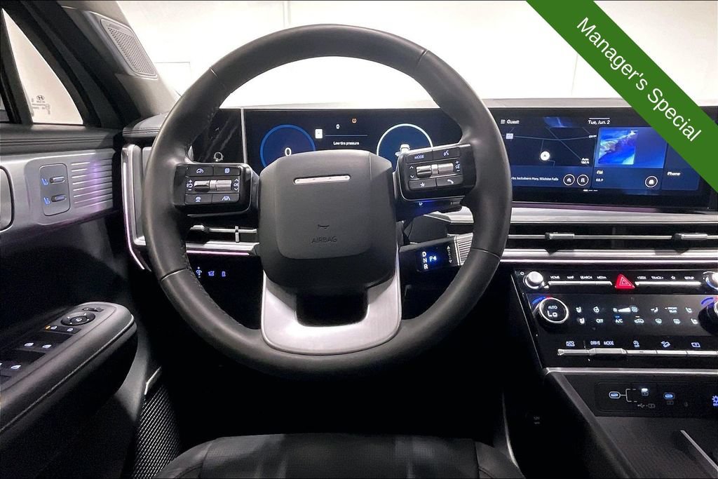 Used 2025 Hyundai Santa Fe Limited FWD image 6