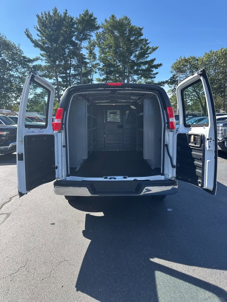 New 2025 Chevrolet Express 2500 Work Van w/ Driver Convenience Package image 5