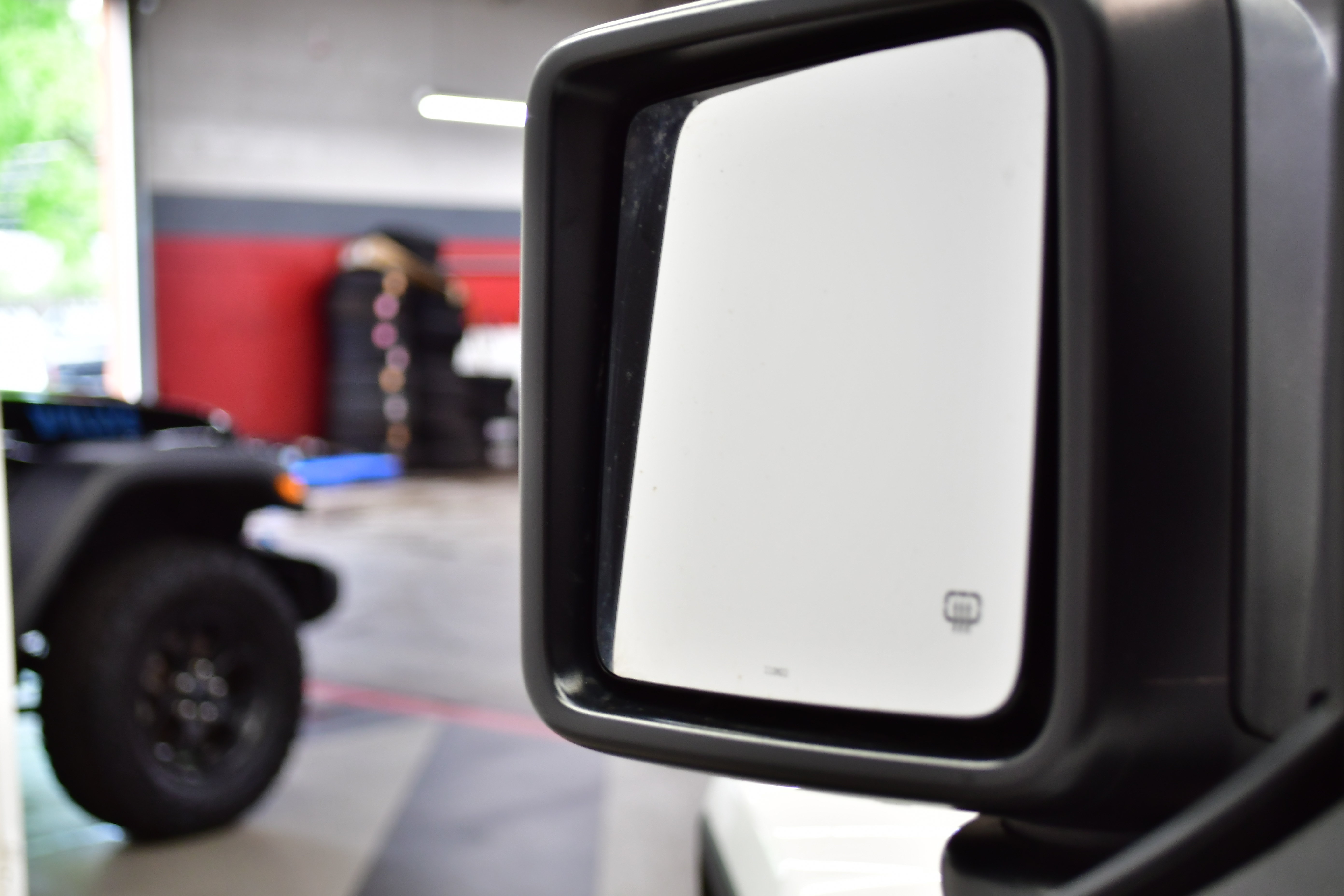 Used 2023 Jeep Wrangler Unlimited Rubicon 4xe w/ Cold Weather Group AWD/4WD image 14