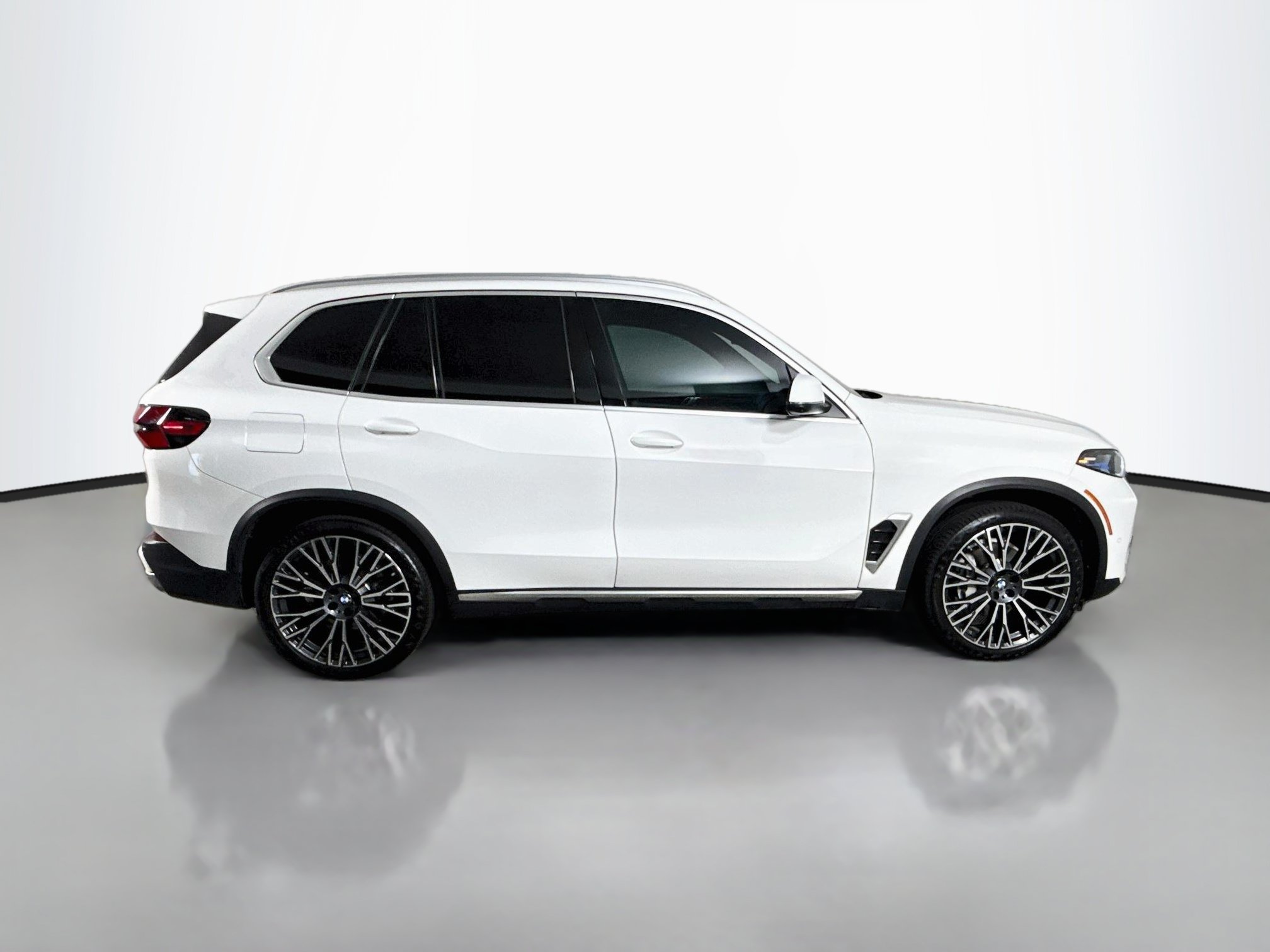 Used 2024 BMW X5 sDrive40i w/ Premium Package RWD image 11