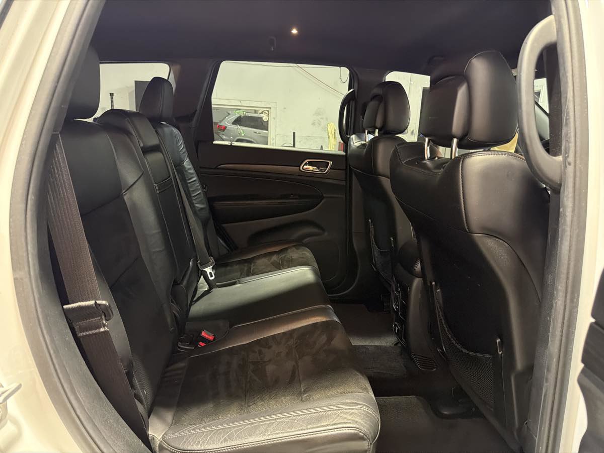 Used 2017 Jeep Grand Cherokee Altitude RWD image 26