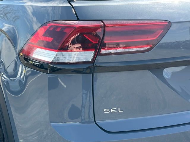 Certified 2023 Volkswagen Atlas Cross Sport SEL R-Line image 14
