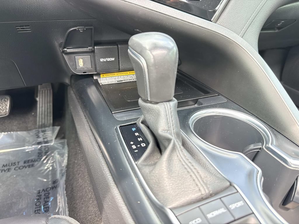 Used 2020 Toyota Camry XSE w/ Navigation Package FWD image 31
