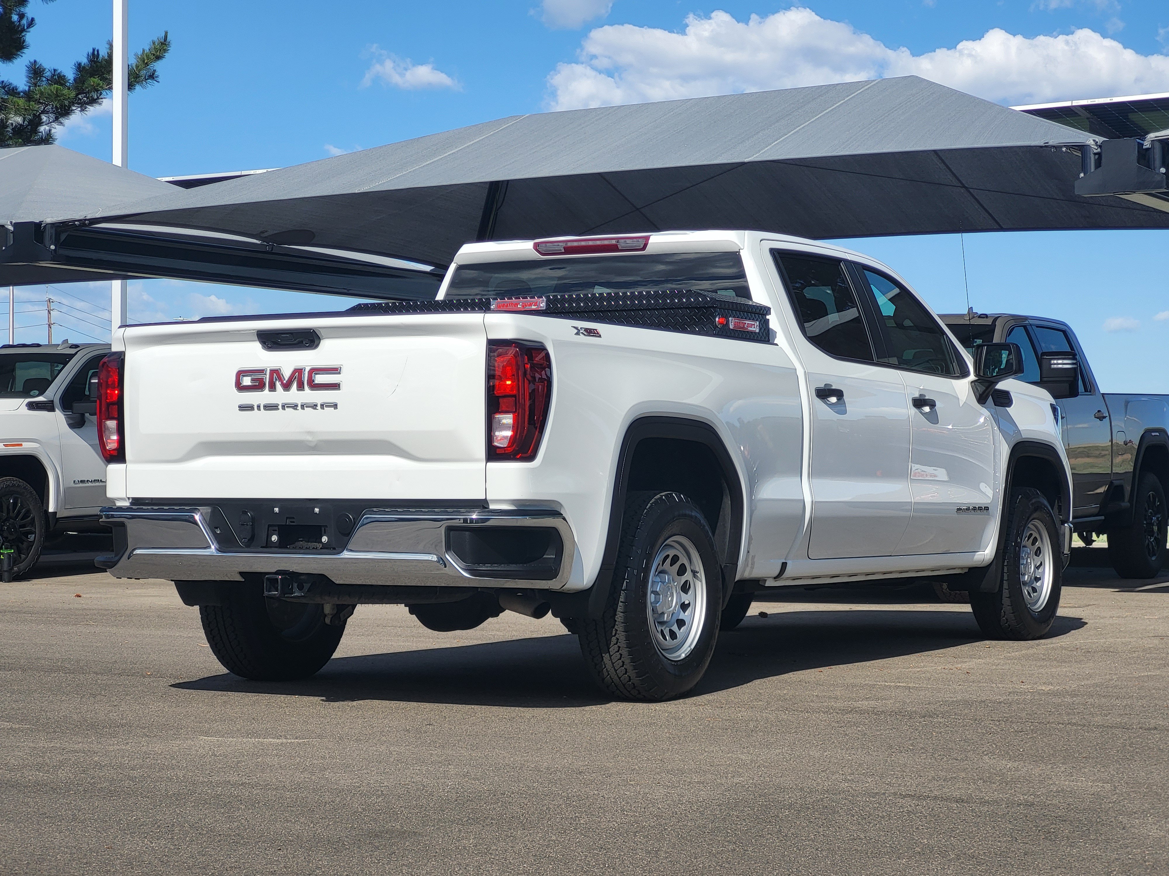 Certified 2025 GMC Sierra 1500 Pro w/ Pro Value Package AWD/4WD image 7