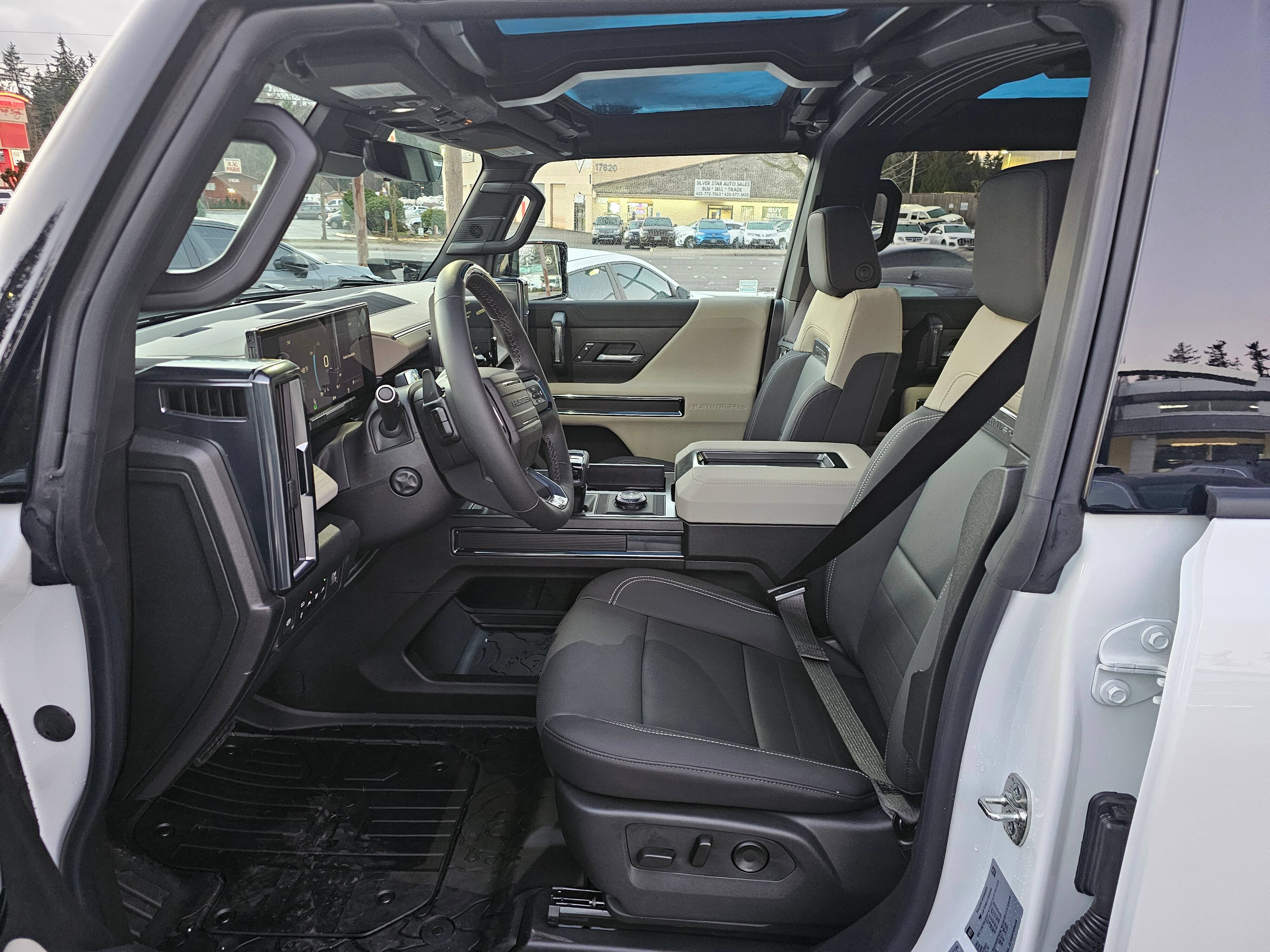 New 2026 GMC Hummer EV SUV w/ LPO, Dark Essentials Package AWD/4WD image 19