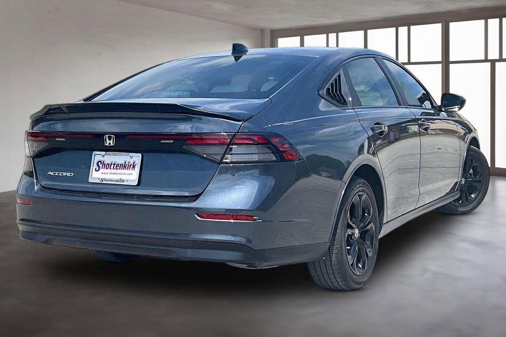 Used 2025 Honda Accord SE image 6