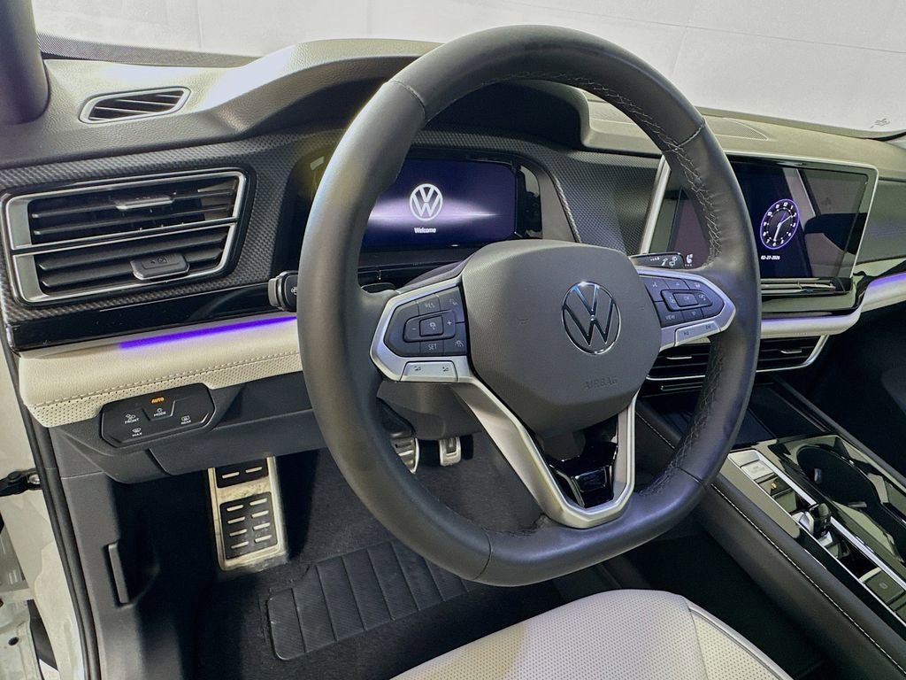 Used 2025 Volkswagen Atlas Cross Sport SEL Premium R-Line image 11