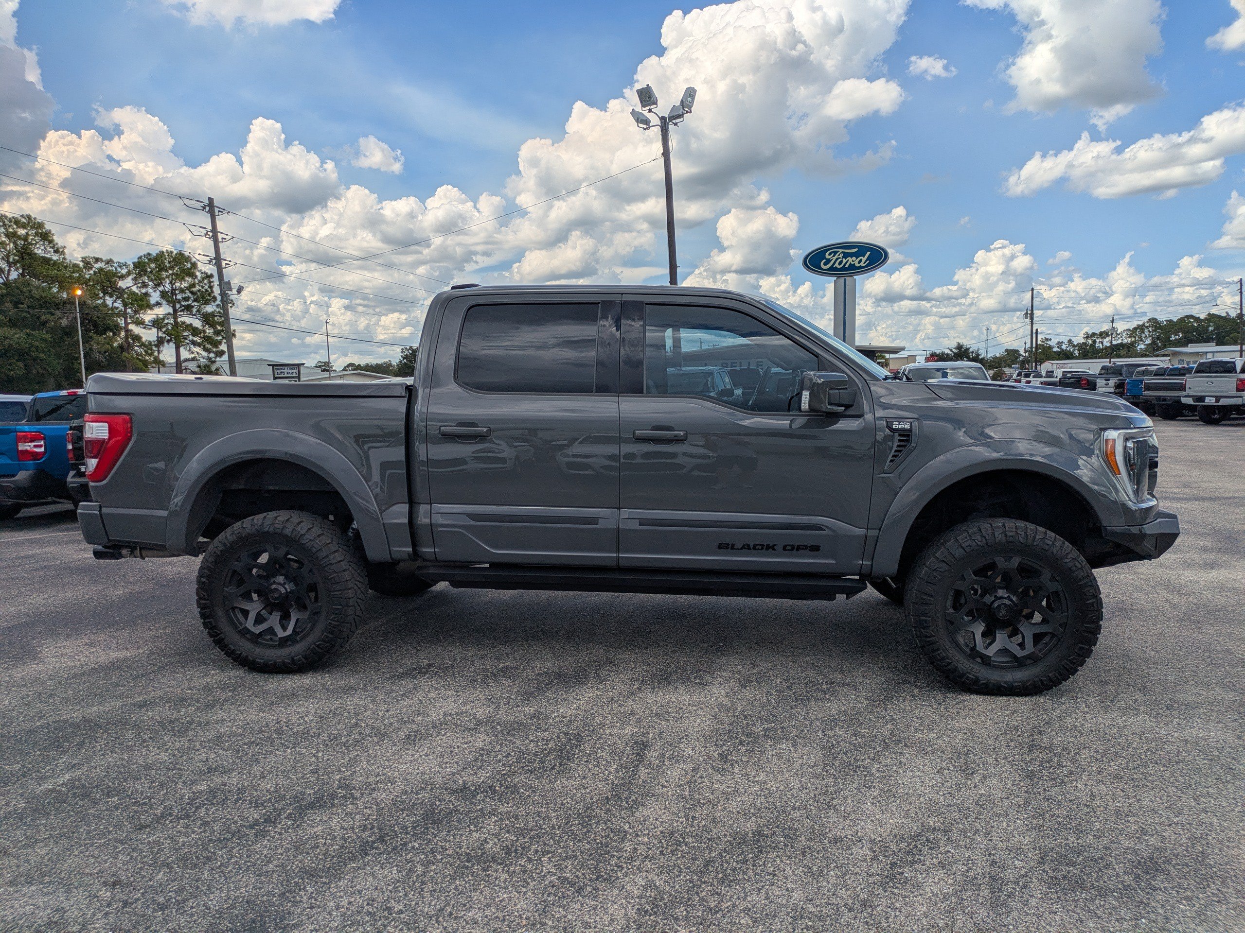 Used 2021 Ford F150 Lariat w/ Equipment Group 502A High AWD/4WD image 3