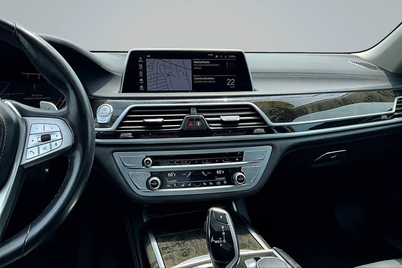 Used 2022 BMW 740i RWD image 8