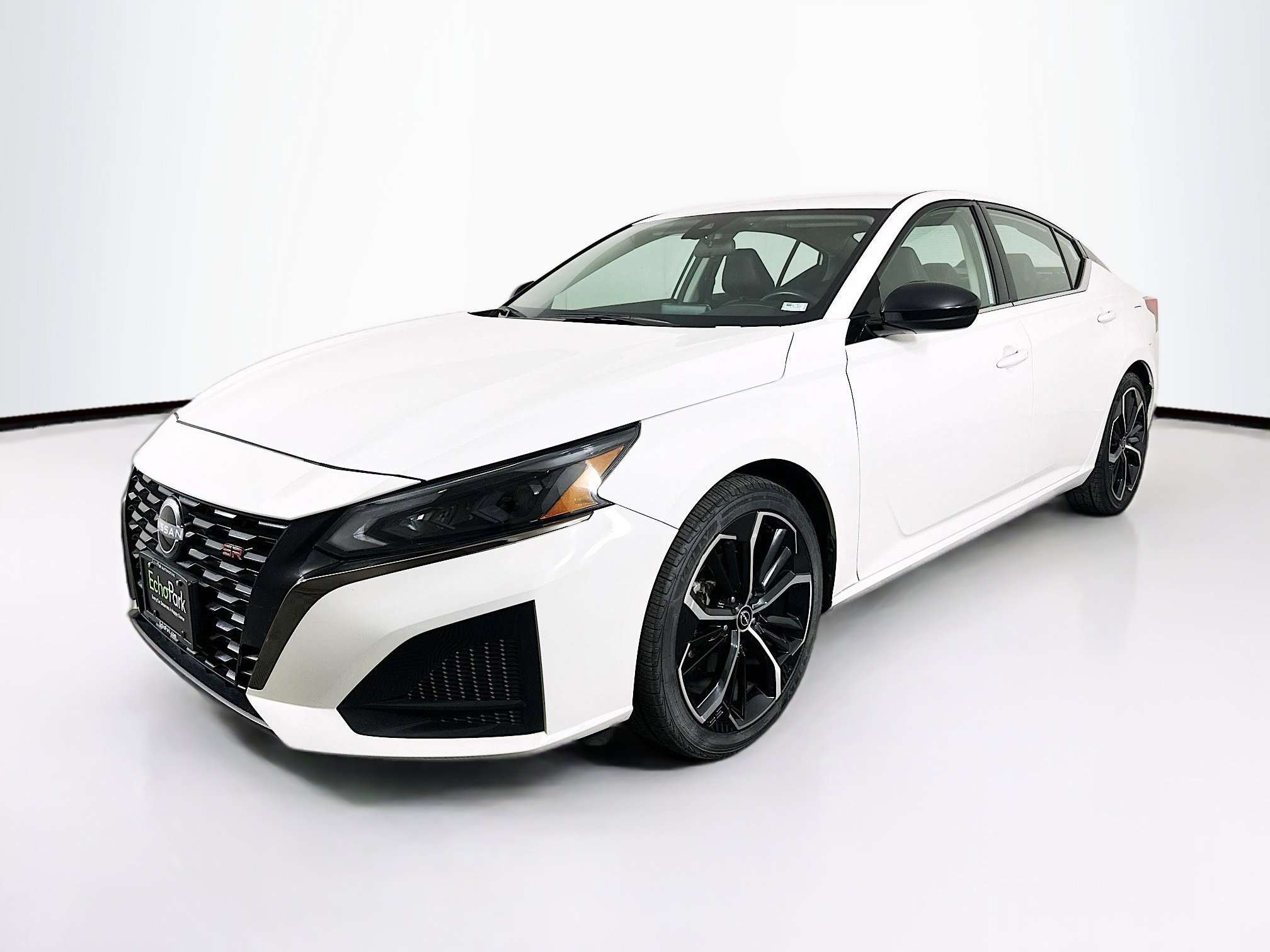 Used 2024 Nissan Altima 2.5 SR image 3