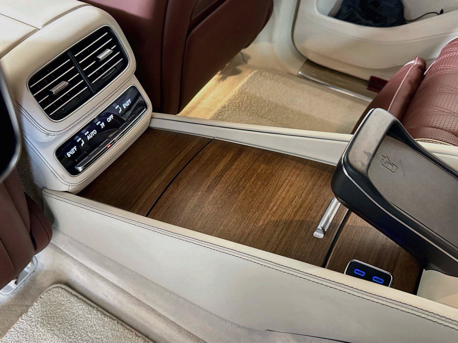 Used 2025 Mercedes-Benz Maybach GLS 600 4MATIC image 30