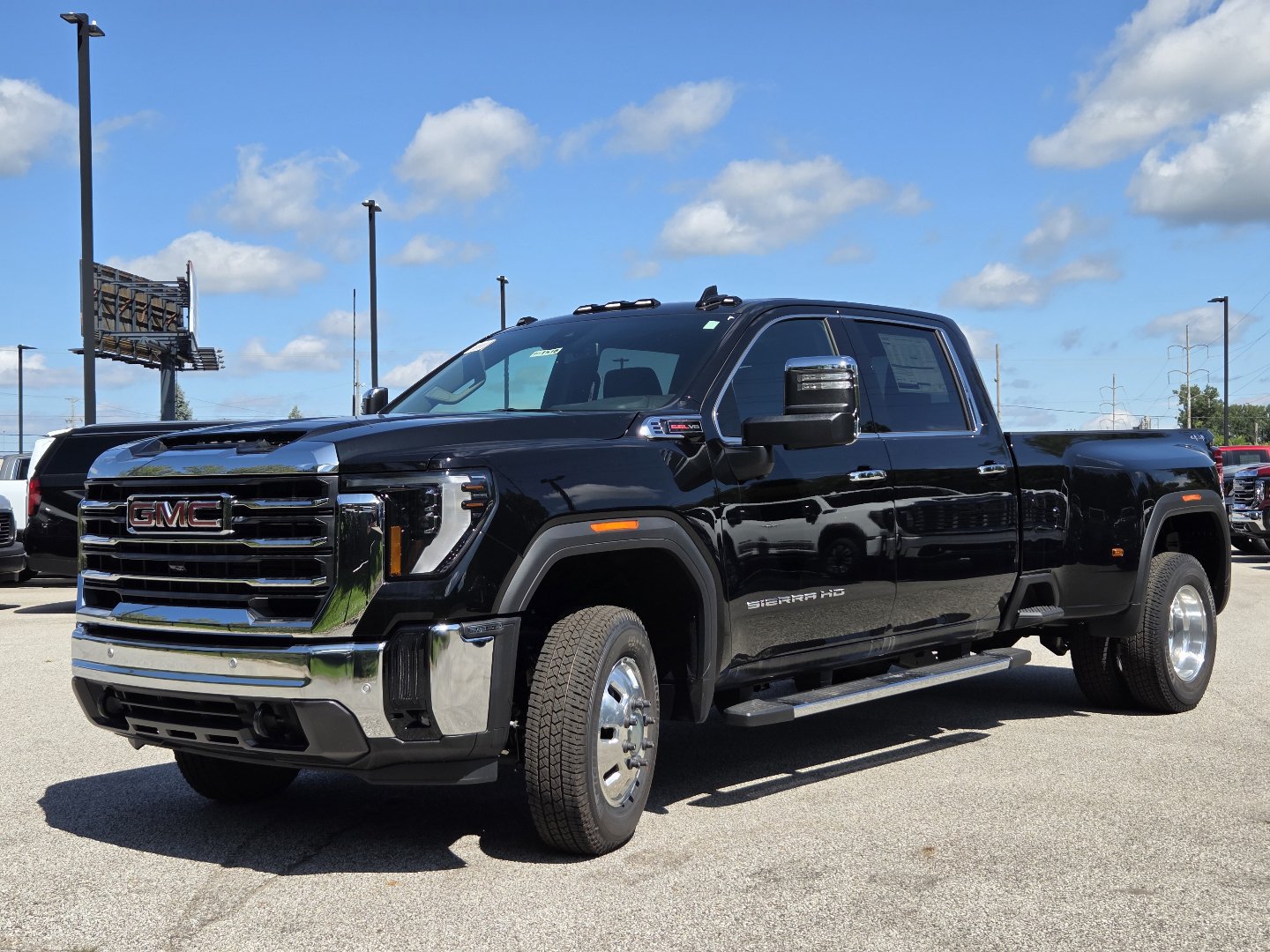 New 2026 GMC Sierra 3500 SLT w/ SLT Premium Package AWD/4WD image 14