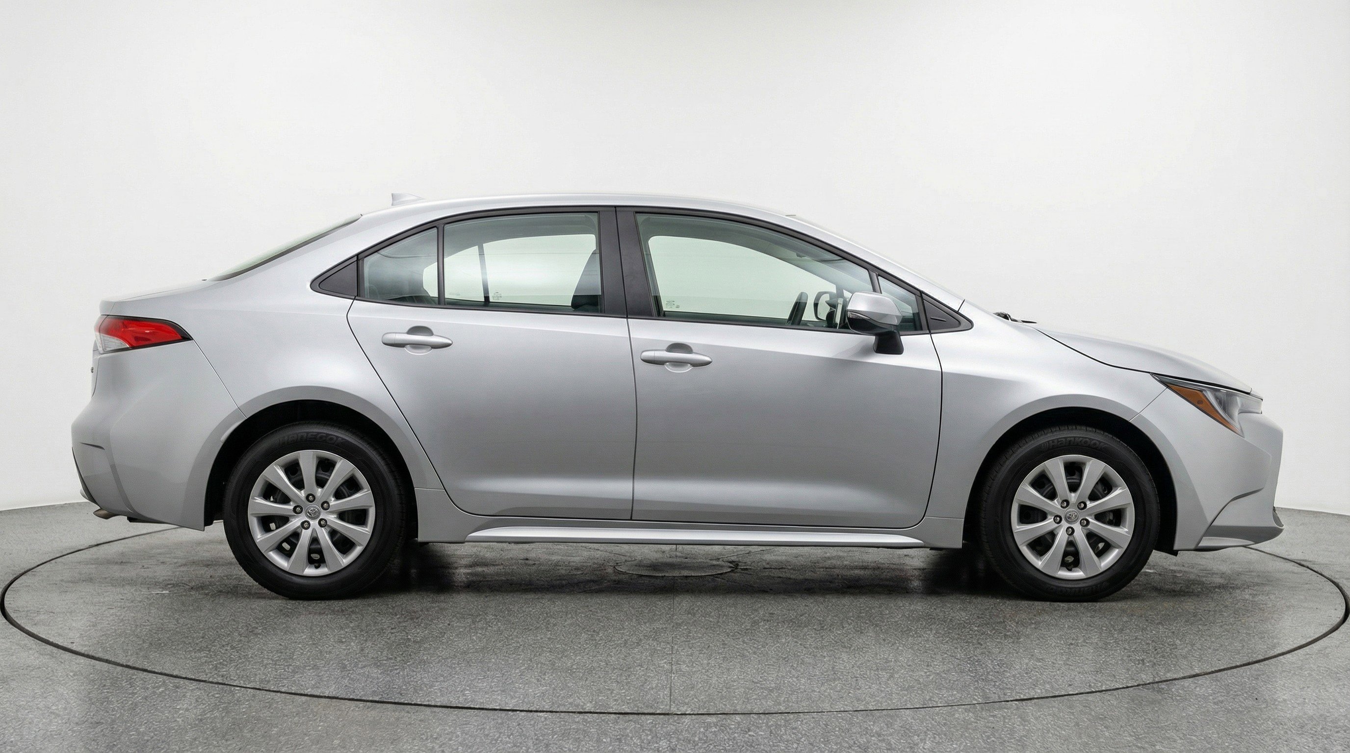 Used 2025 Toyota Corolla LE image 11