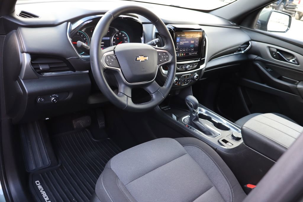 Used 2023 Chevrolet Traverse LT image 5
