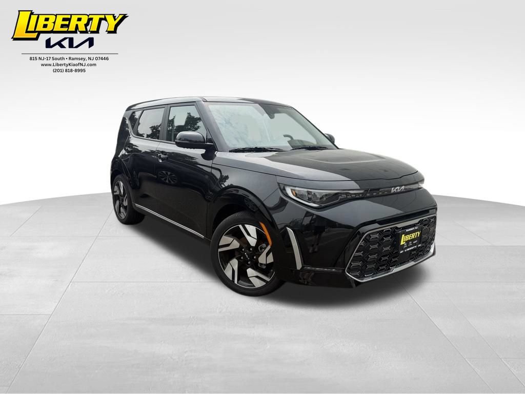 Used 2025 Kia Soul GT-Line w/ GT-Line Technology Package FWD image 1