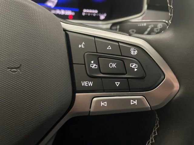 Certified 2025 Volkswagen Taos SE w/ Panoramic Sunroof Package AWD/4WD image 14