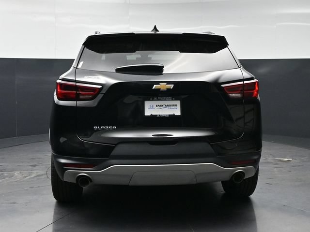 Used 2023 Chevrolet Blazer LT w/ Sound & Technology Package FWD video 2