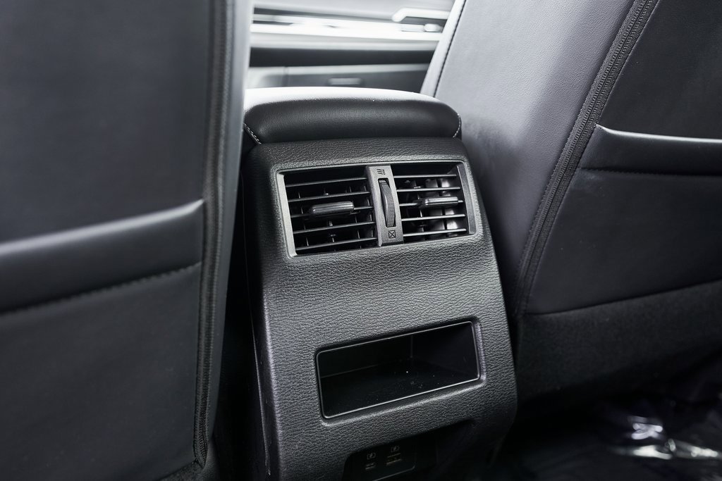 Used 2024 Mitsubishi Outlander SE image 32