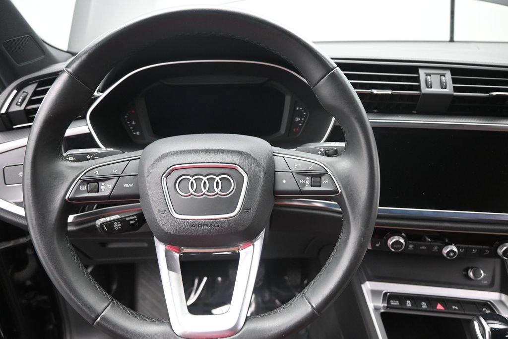Used 2025 Audi Q3 2.0T Premium AWD/4WD image 19