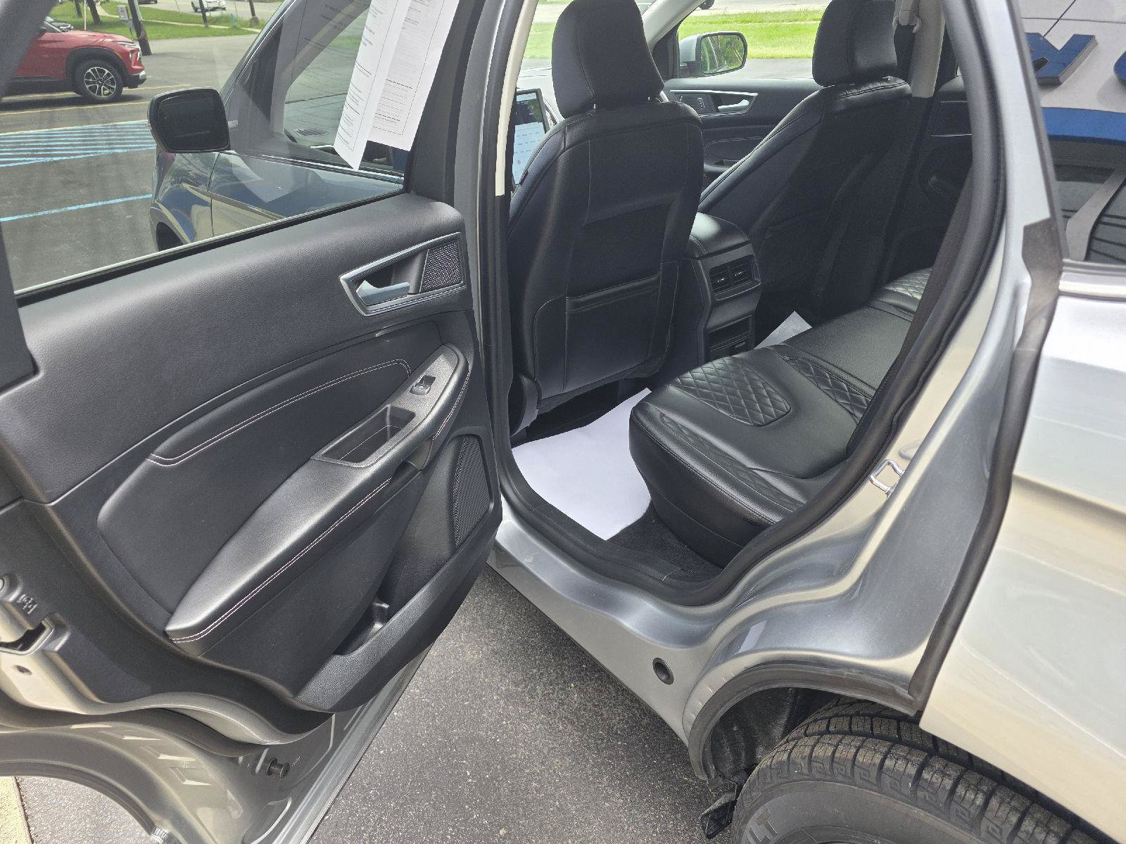 Used 2024 Ford Edge Titanium AWD/4WD image 19