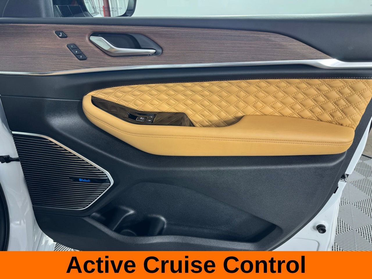 Used 2022 Jeep Grand Cherokee Summit w/ Advanced Protech Group IV image 32