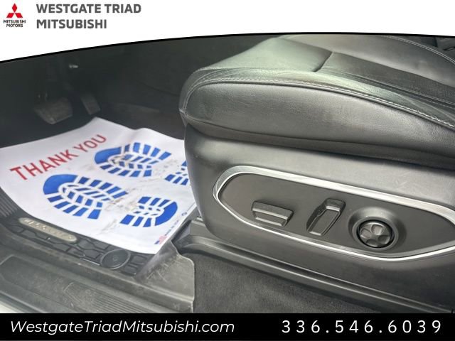 Used 2024 Jeep Wagoneer L Series II w/ Flexible Seating Group image 12