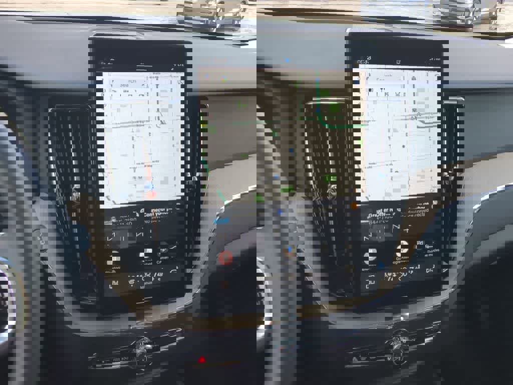 Certified 2026 Volvo XC60 B5 Plus w/ Protection Package Premier image 26