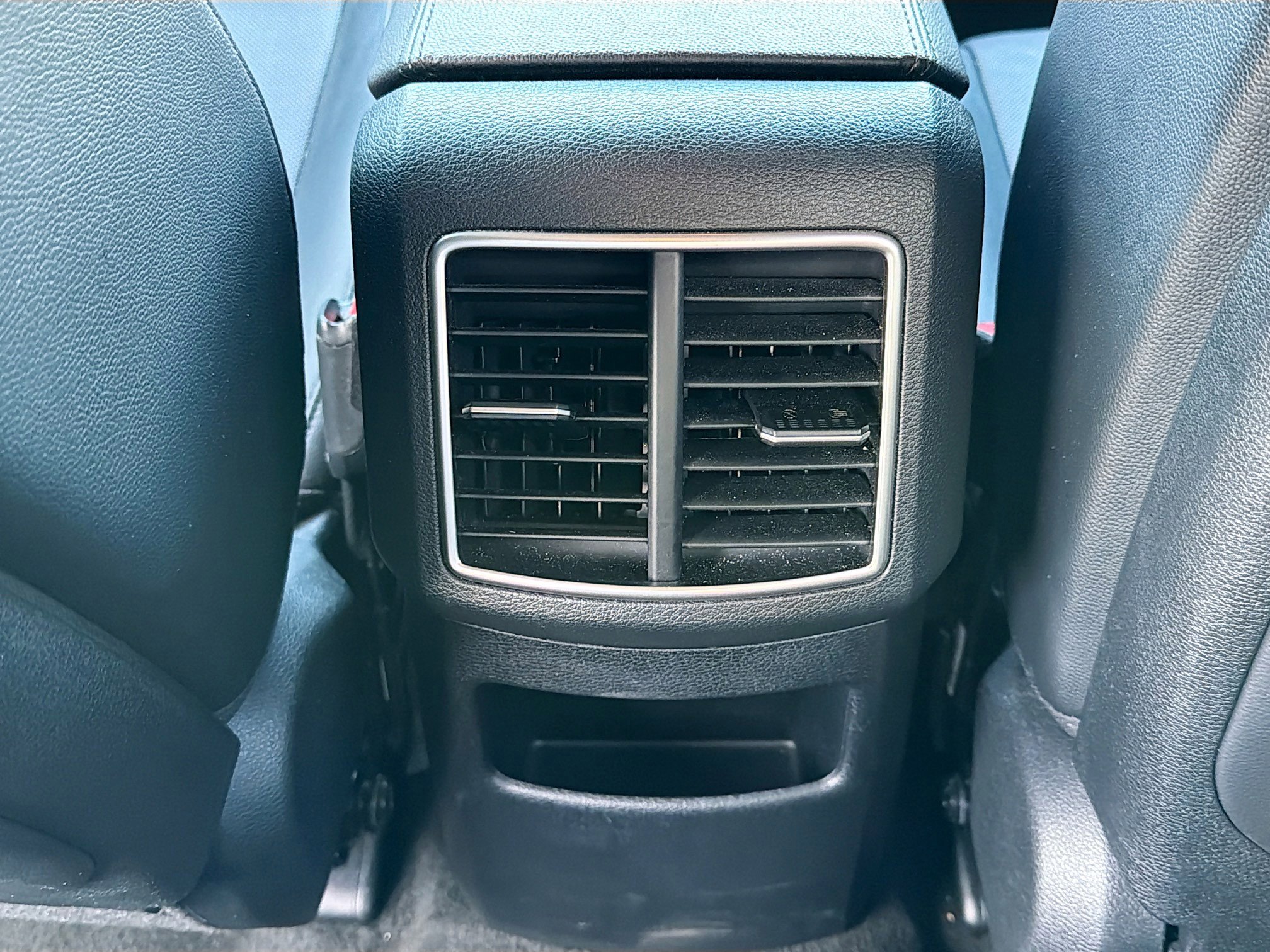 Used 2024 Kia Sportage EX FWD image 19