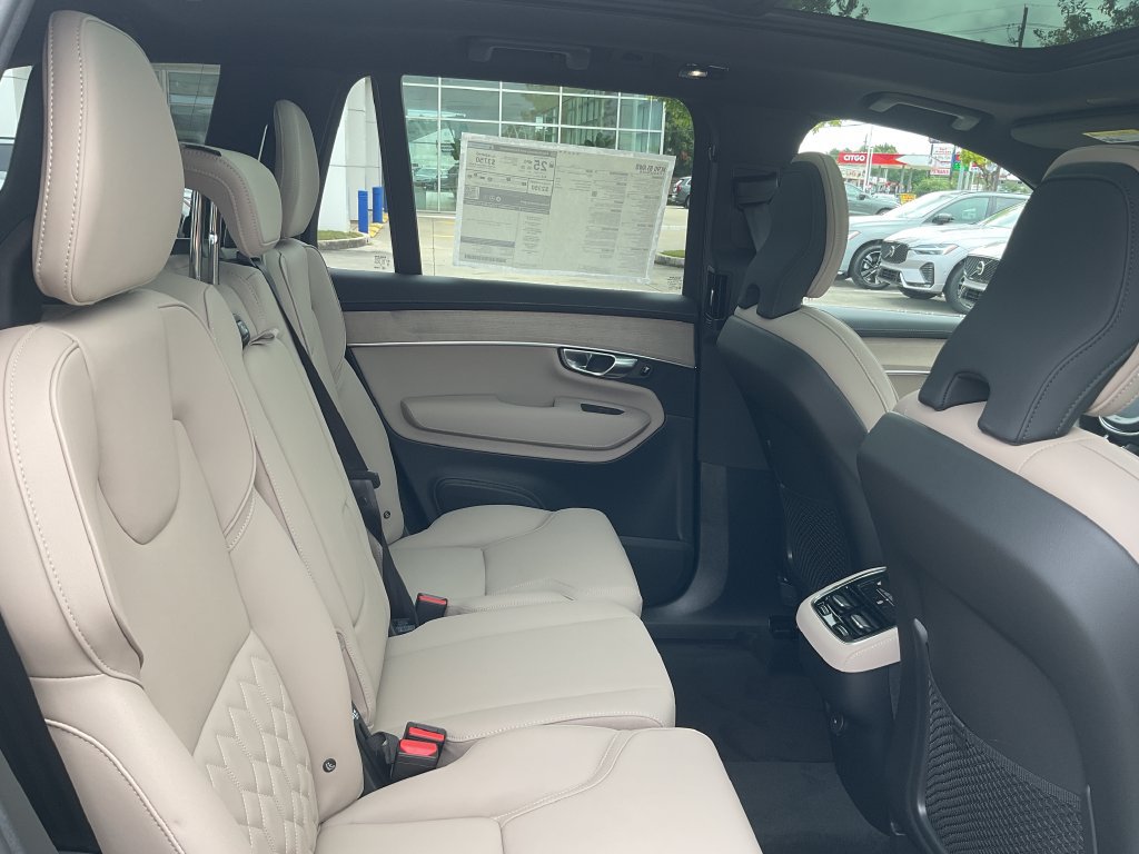 New 2027 Volvo XC90 B5 Core AWD/4WD image 17