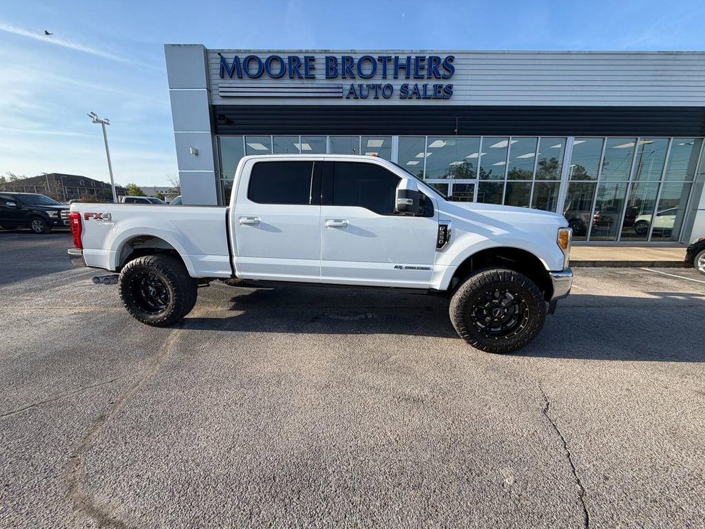 Used 2017 Ford F250 Lariat AWD/4WD image 1