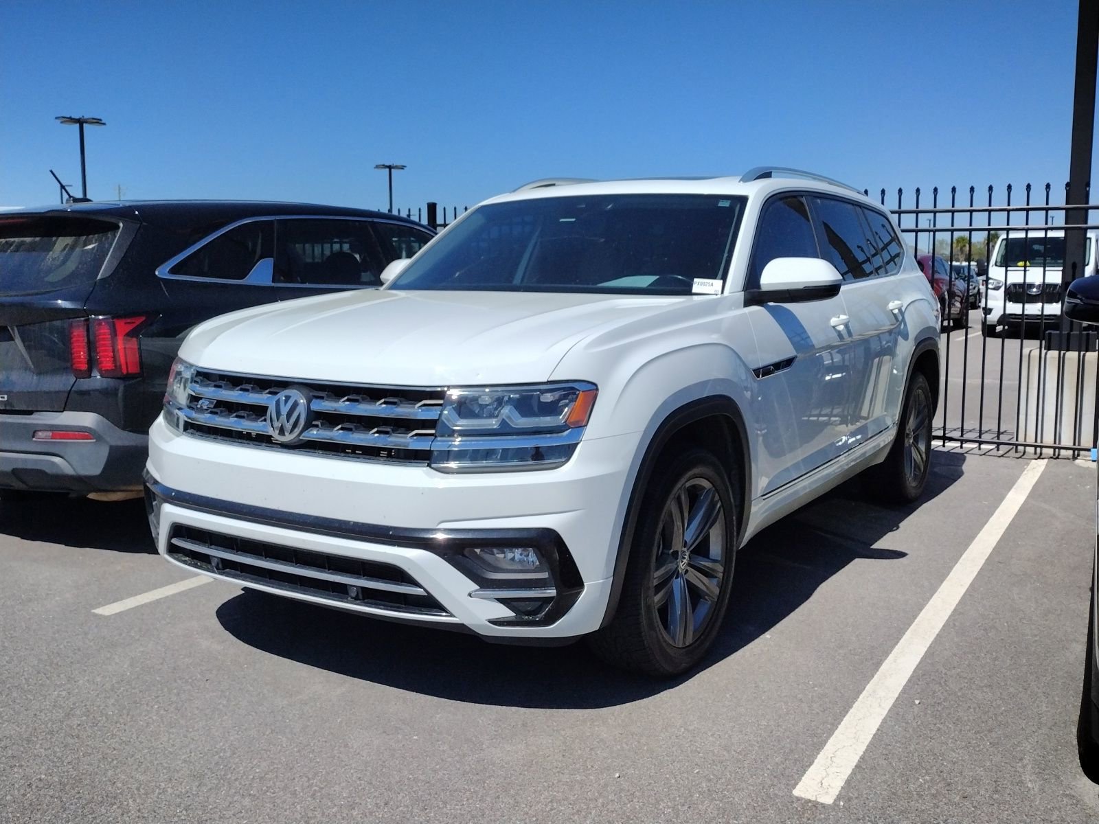 Used 2019 Volkswagen Atlas SEL R-Line image 3