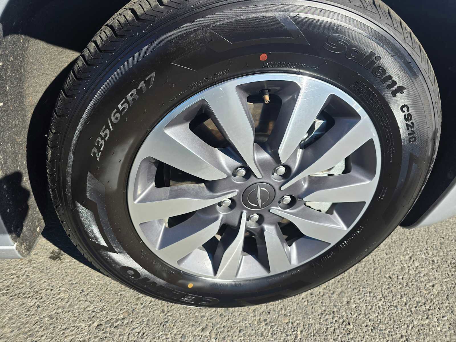 Used 2023 Chrysler Pacifica Touring-L image 9