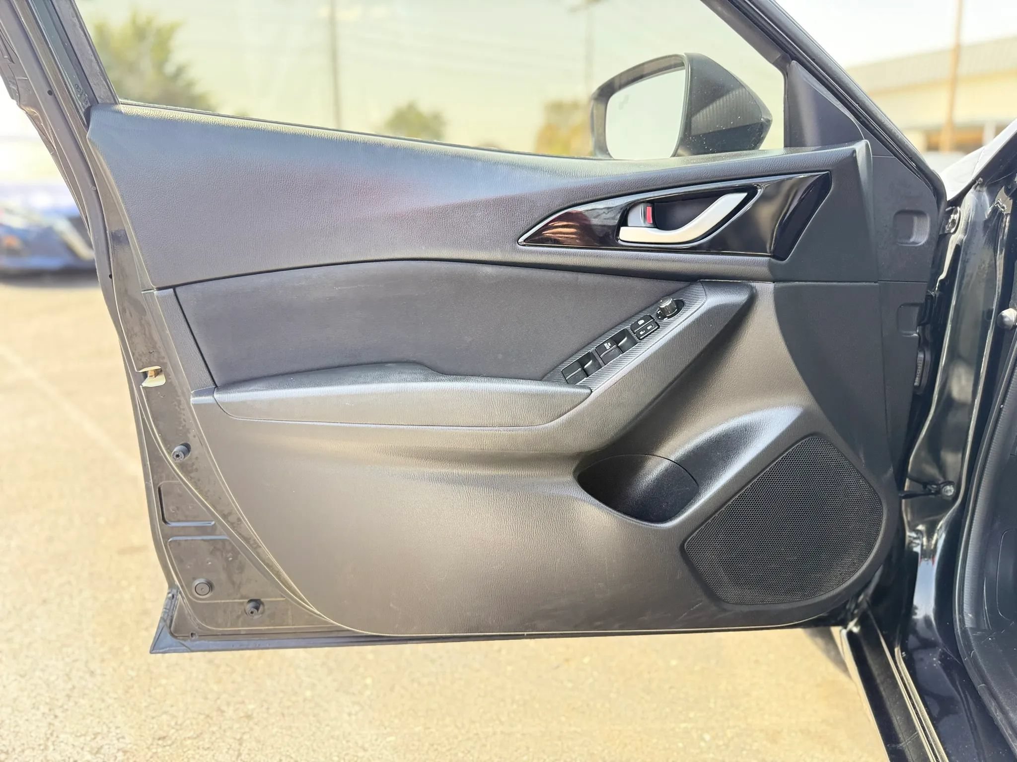 Used 2014 MAZDA MAZDA3 i Touring FWD image 30