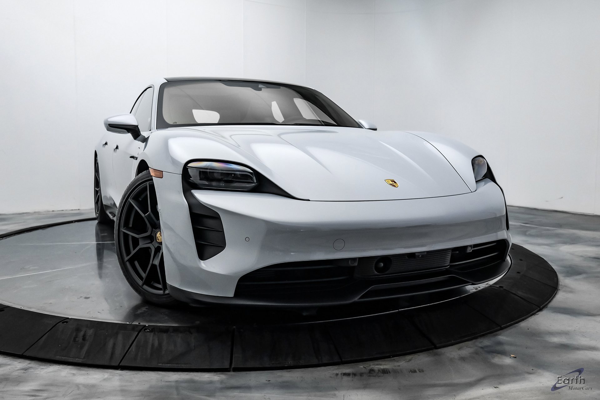 Used 2023 Porsche Taycan GTS w/ Premium Package image 20