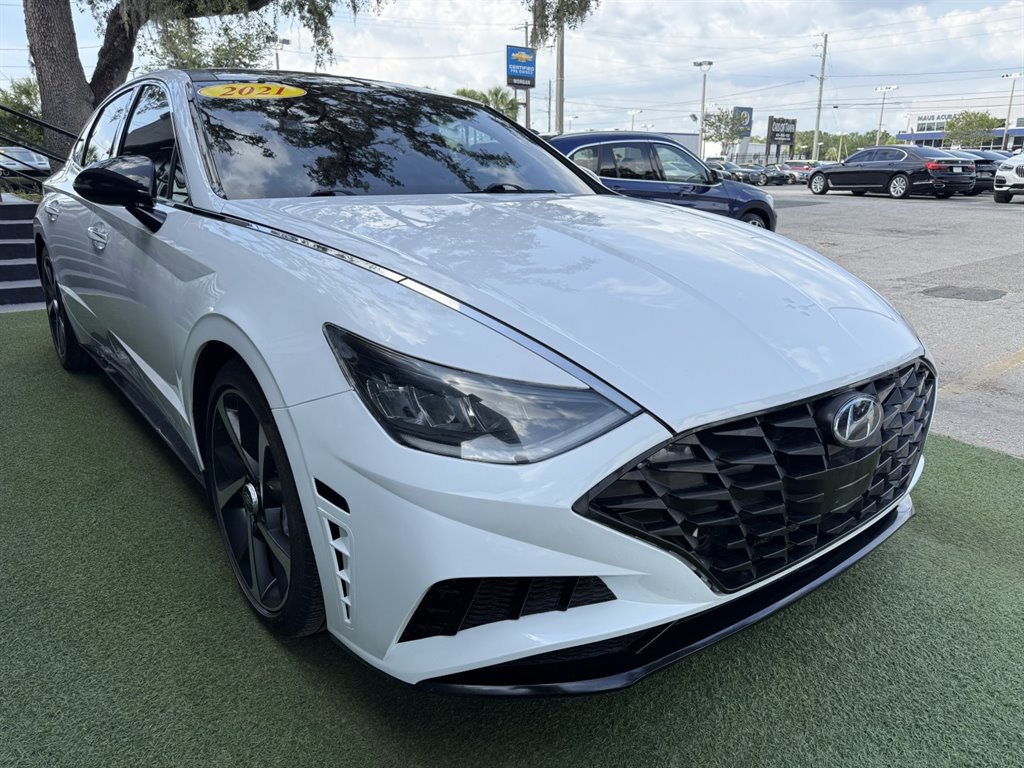 Used 2021 Hyundai Sonata SEL Plus w/ Tech Package FWD image 3