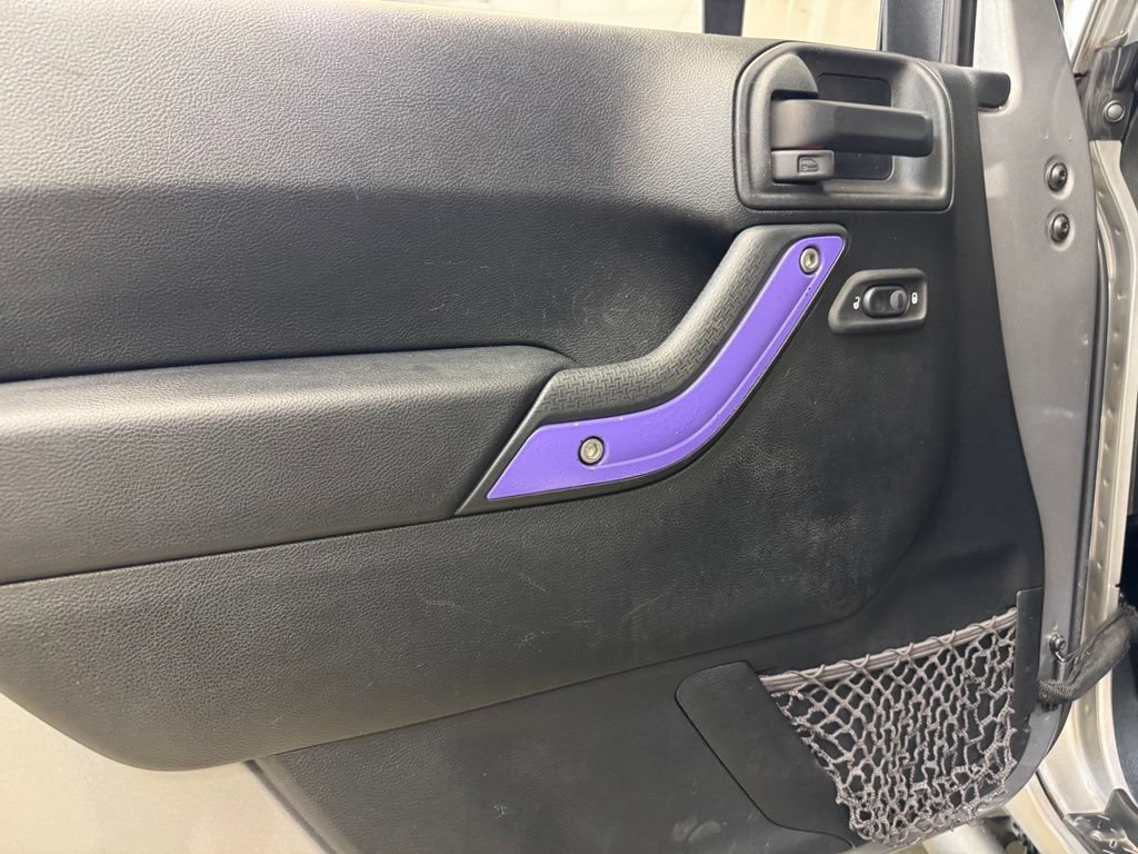 Used 2018 Jeep Wrangler Unlimited Sahara AWD/4WD image 2